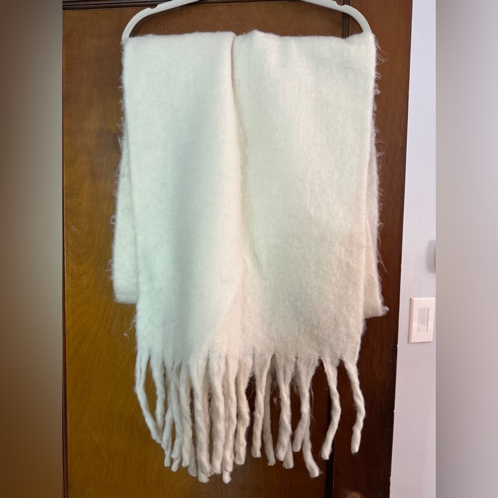 Zara large white fringe scarf